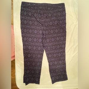 Chicos Ikat print size 3 ankle length trousers